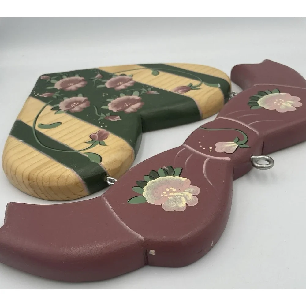 Vtg Hand Painted Wood Heart Sign Country Cottage Floral Tole Paint Wall Hanging